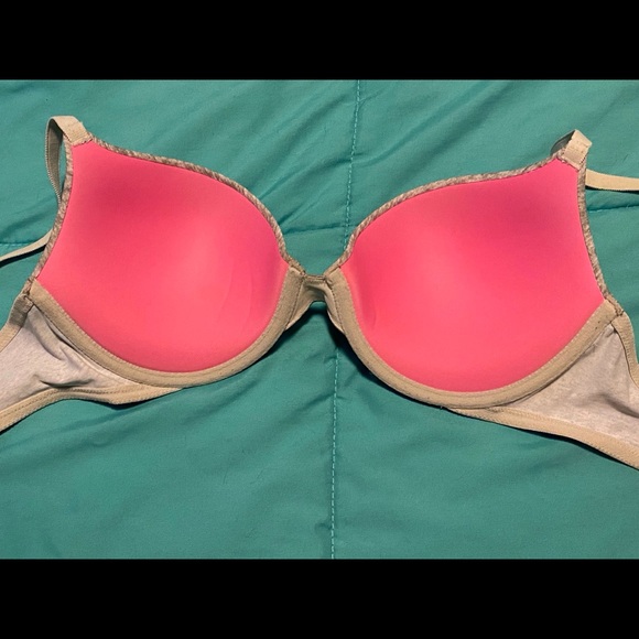 Victoria’s Secret Pink Wear Everywhere Push-up Bra - Picture 4 of 5
